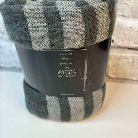 BB DAKOTA, gray stripe reversible whip stitch blanket wrap shawl - Picture 6 of 8